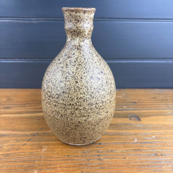 Vintage Studio Pottery Speckled Bud Vase Earth Tones Hand Thrown Ceramic Bottle - Picture 4 of 13